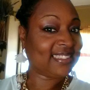 Meet your Posher, Beverly